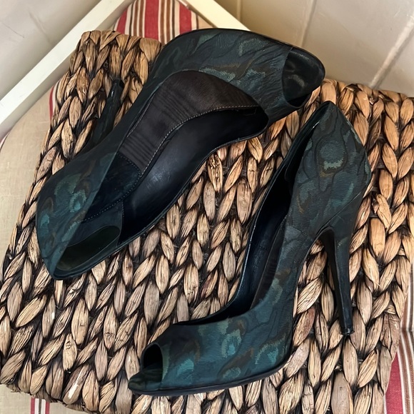 Donna Karan Collection Monarch Teal Green Silk Jacquard Peep Toe Heels Like New - Picture 6 of 15